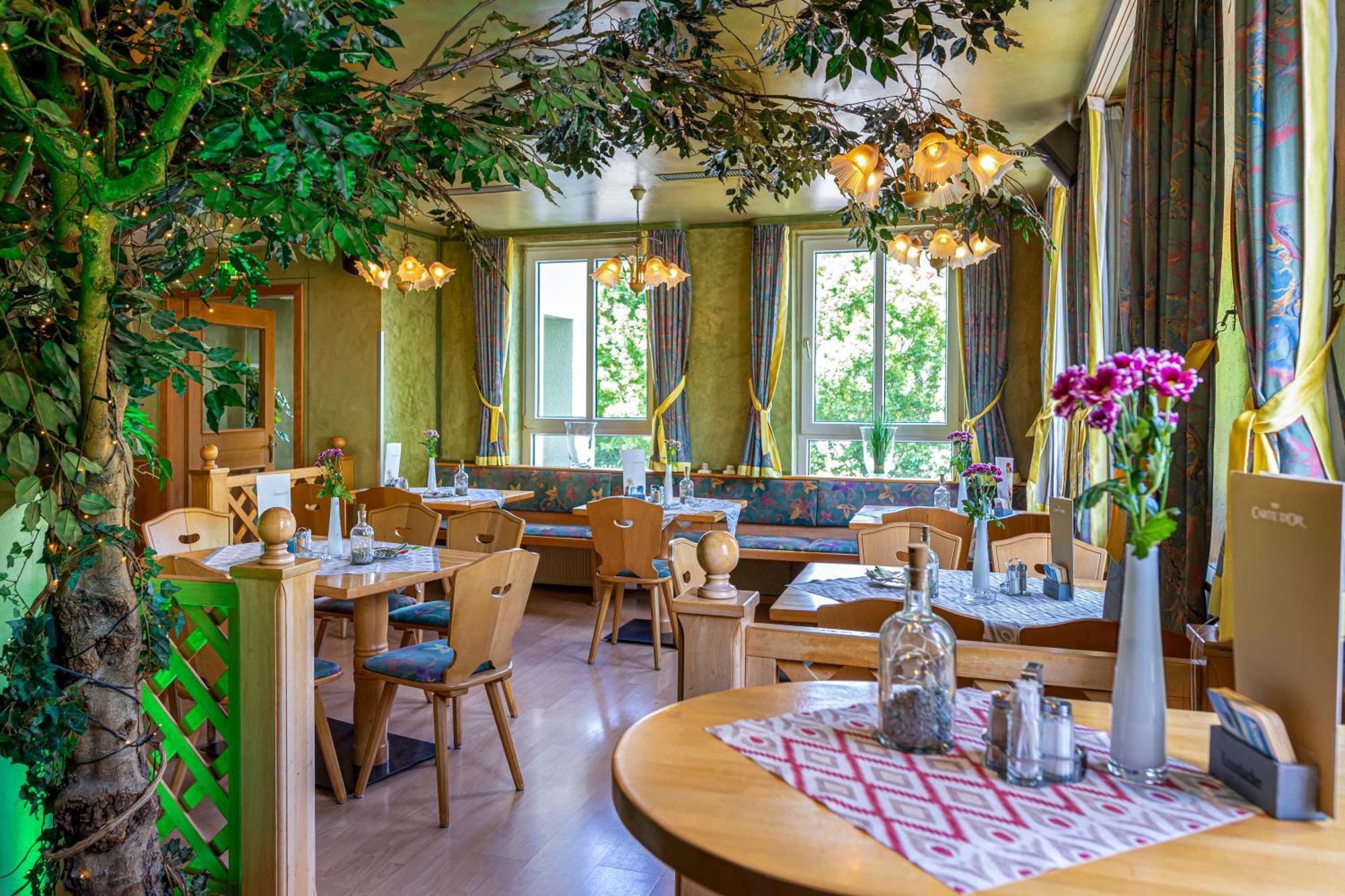 Landhotel Zum Niestetal المظهر الخارجي الصورة